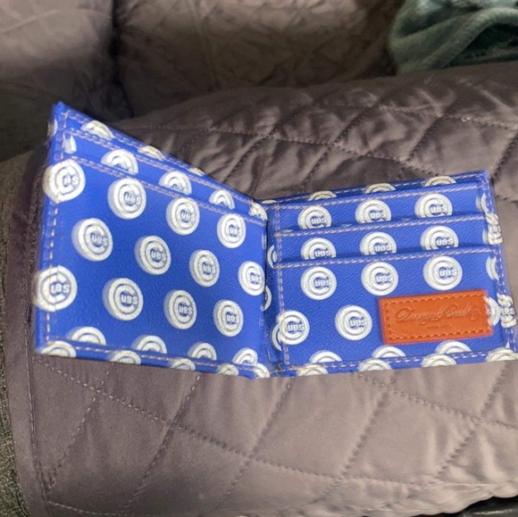 Cubs Dooney & Burke Wallet - Picture 5 of 7